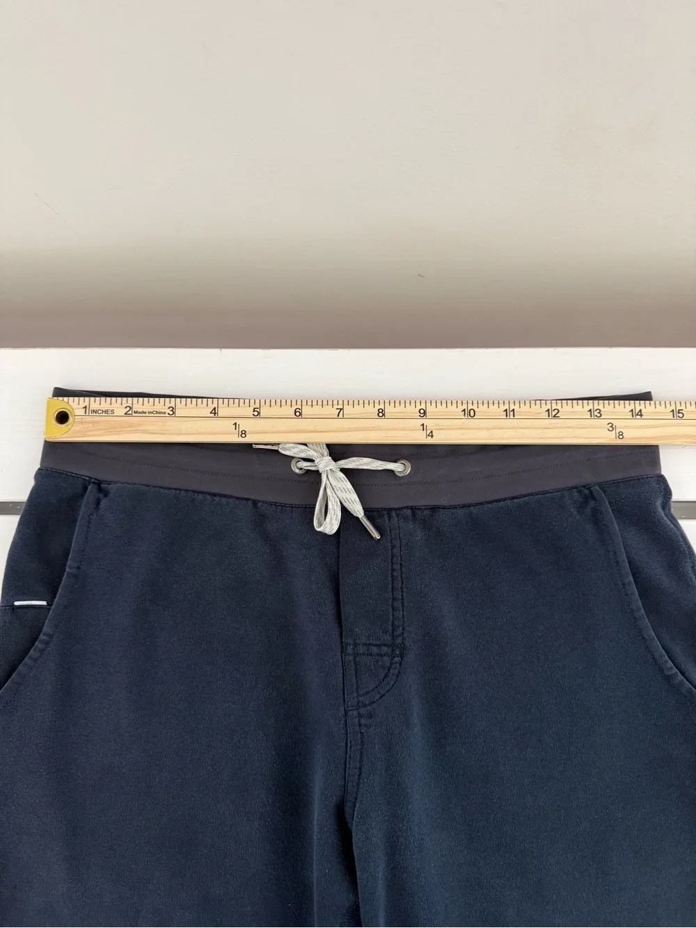 Vuori Balboa Joggers Men’s Small Navy Blue Cropped Athletic Sweatpants - Picture 6 of 7